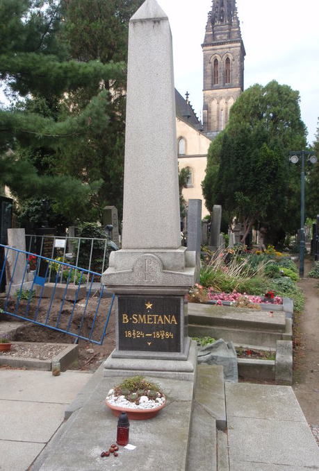 Het graf van componist Bedrich Smetana te Praag Vysehrad